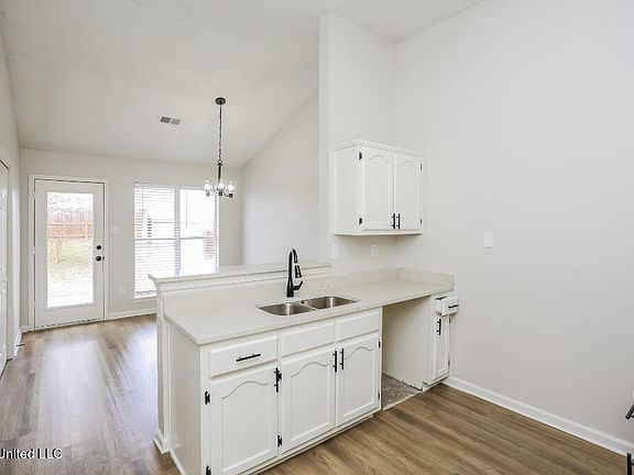 5th image of 5673 Kaitlyn Dr W