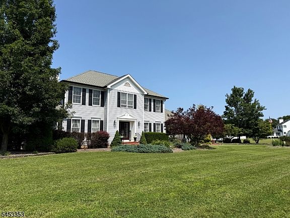 2nd image of 17 Saddle Ridge Rd