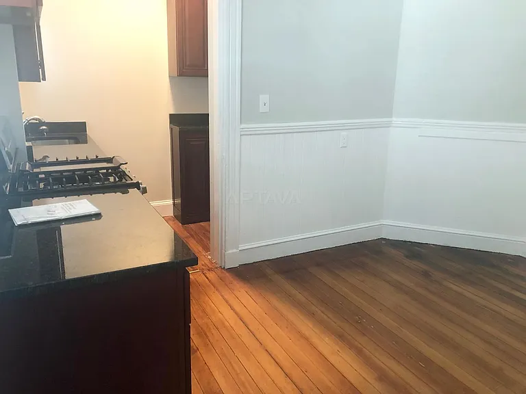 12 Lincoln Ave #1 — Photo 5