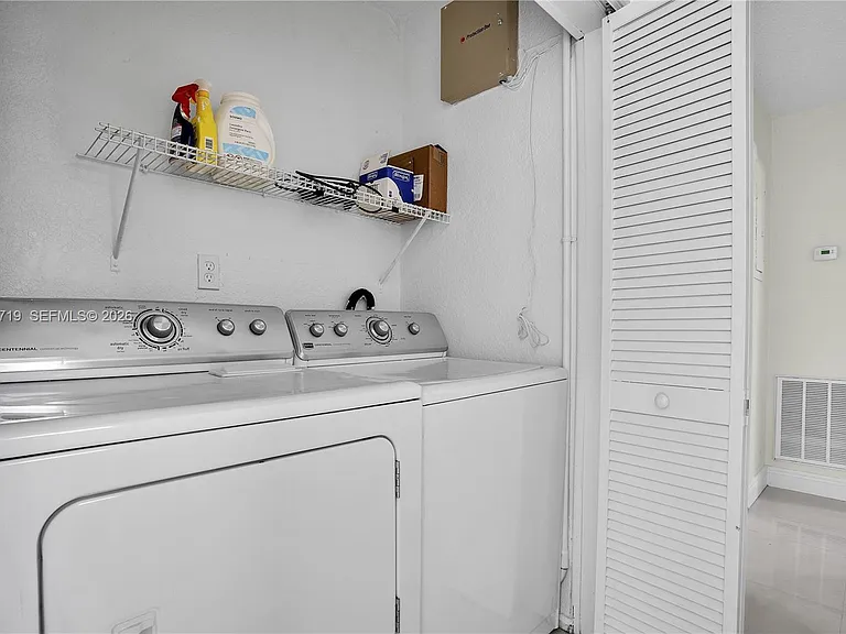 6452 Custer St — Photo 19