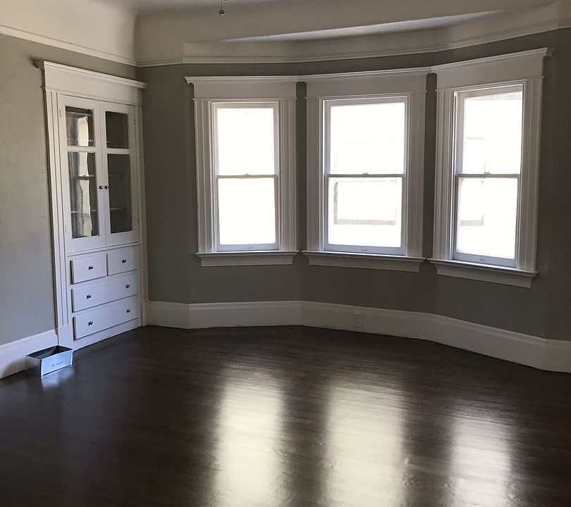 2nd image of 711 18th St APT 02