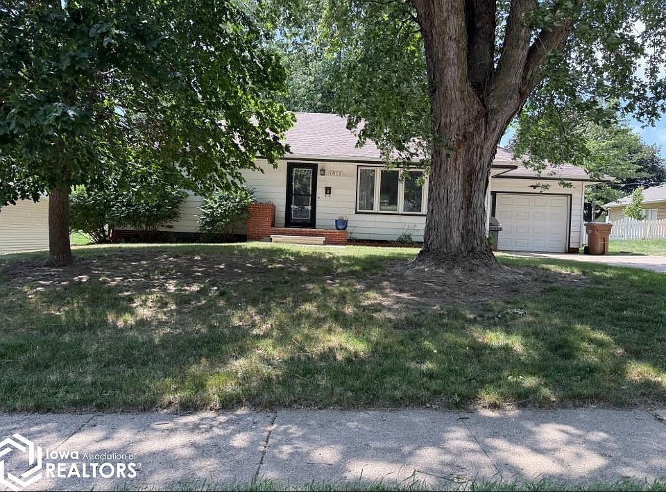 1st image of 1813 Crestview Dr