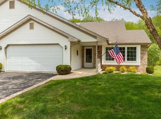 250 Lake Pointe Dr, Oshkosh, WI 54904