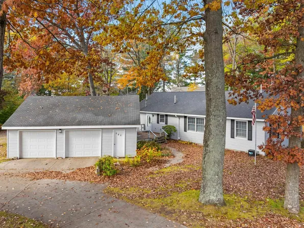 396 Davenport Ln, Cadillac, MI 49601