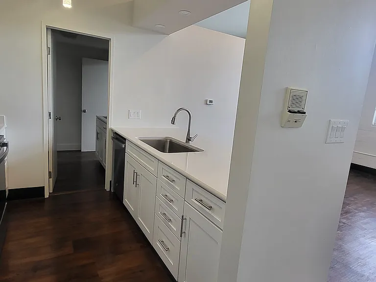 1100 17th St #3G — Photo 10