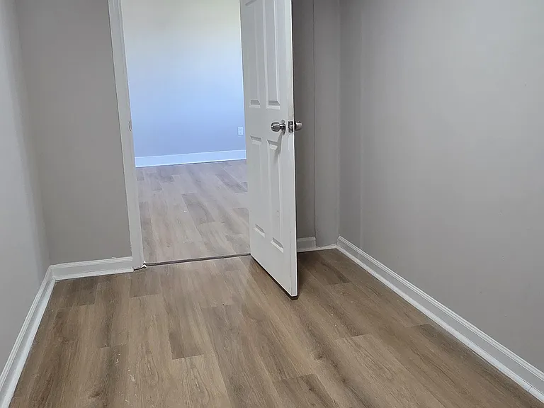 1019 Green Ln — Photo 21