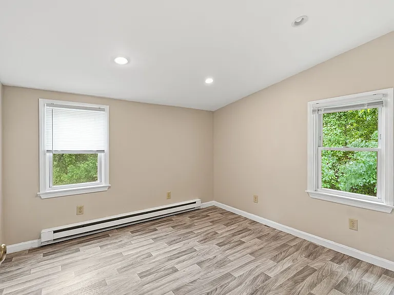 457 N Franklin St — Photo 7