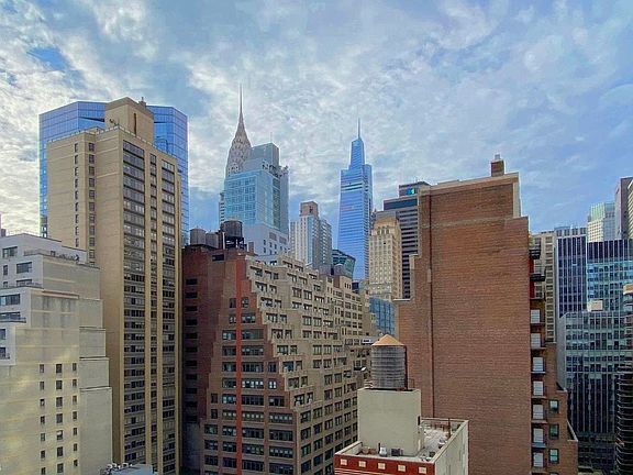 5th image of 301 E 45th St APT 16F
