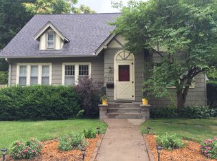 260 Hillcrest Ave, Davenport, IA 52803