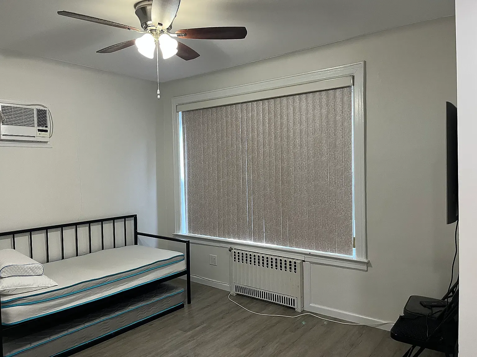 1545 East 16th Street — Photo 3
