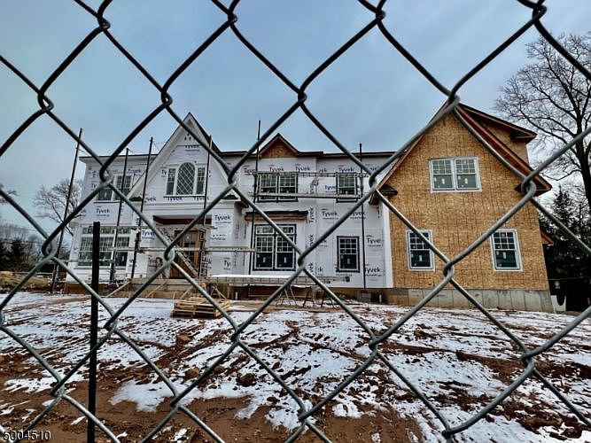 1st image of 34 Harvey Dr