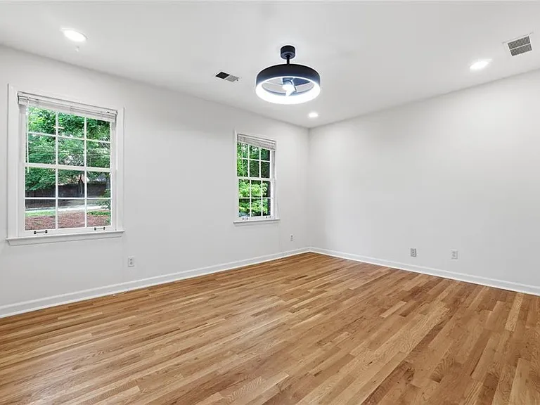 3731 Dunwoody Club Dr — Photo 21