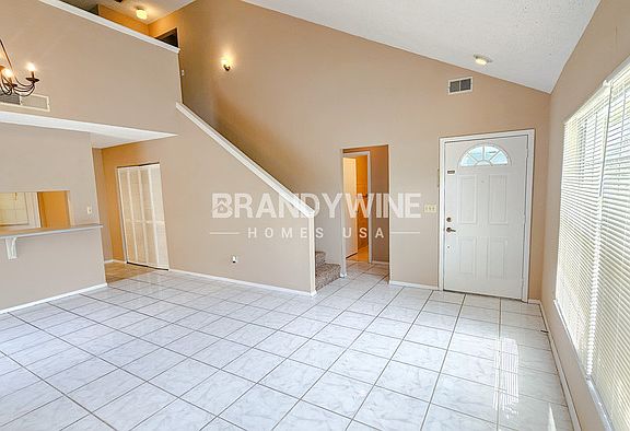3rd image of 3438 Laurel Dale Dr