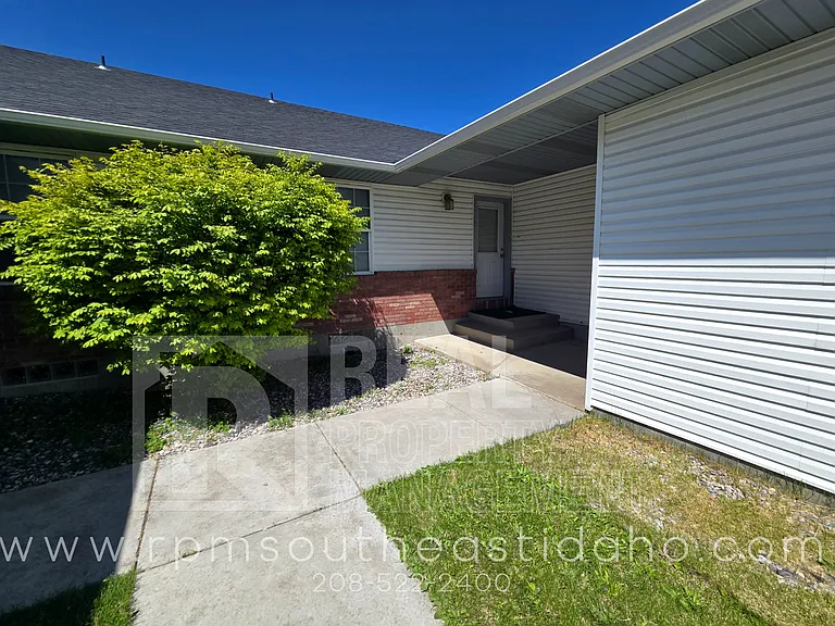2803 E Chasewood Dr — Photo 35
