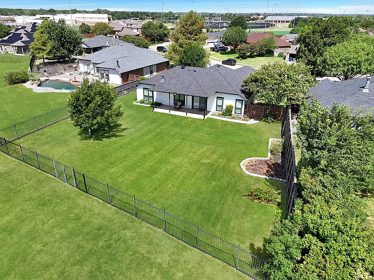 332 Hardwicke Ln — Photo 37