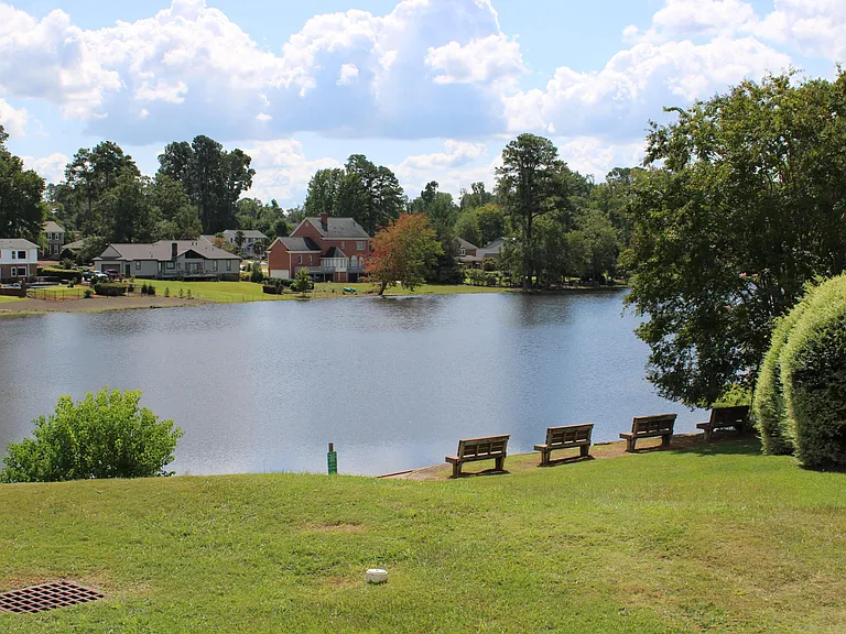 107 Springlakes Cir — Photo 18