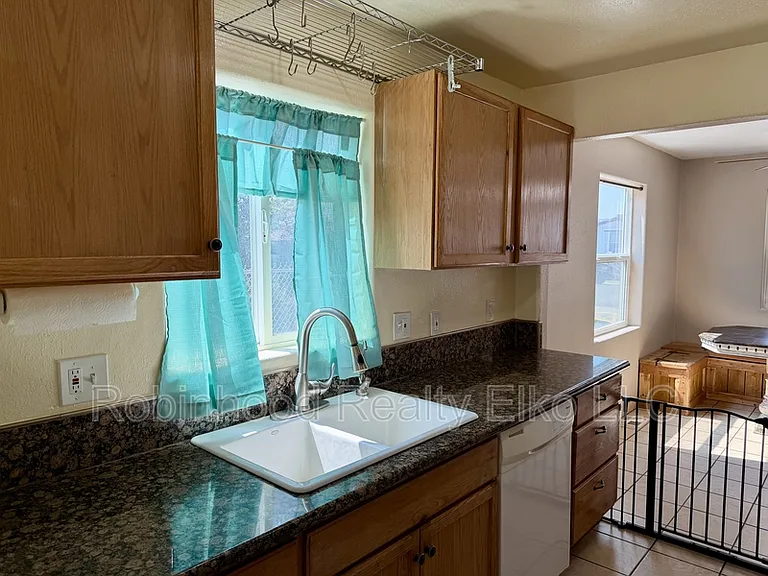 187 B St — Photo 13