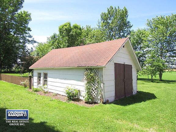 EXTRA garage could be workshop