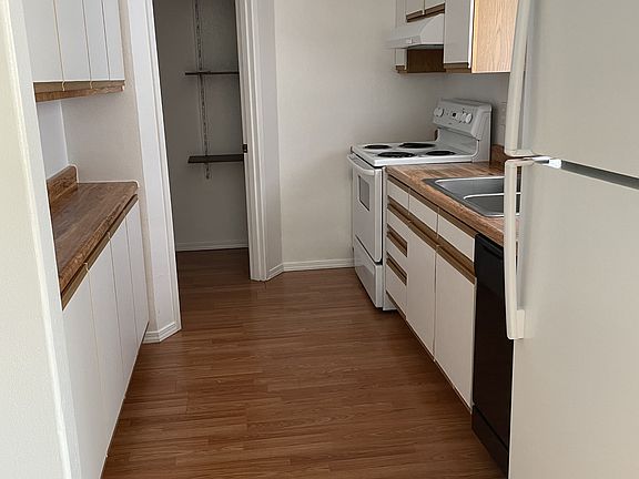 3rd image of 2004 California Ave #1
