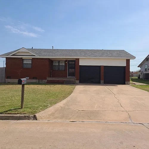 4229 SE Bedford Dr Photo 1