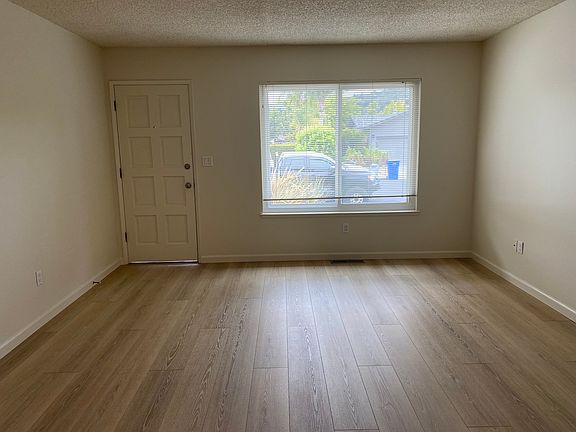 3rd image of 544 Joaquin Dr