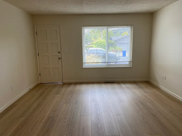 544 Joaquin Dr — Photo 3