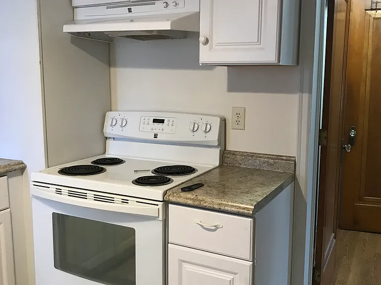307 Main St E #2 — Photo 3