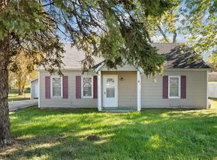 4 Mount Vernon Dr, Fairview Heights, IL 62208