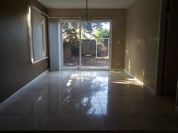 5th image of 3155 Ravenswood Way