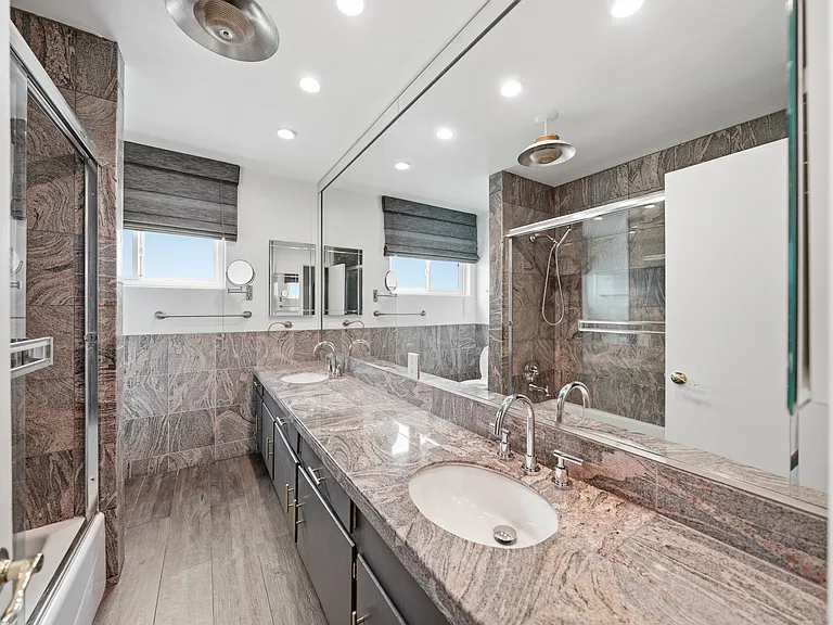 148 S Reeves Dr #8 — Photo 18