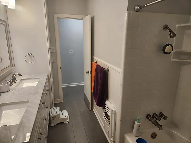 1529 E Don St — Photo 13