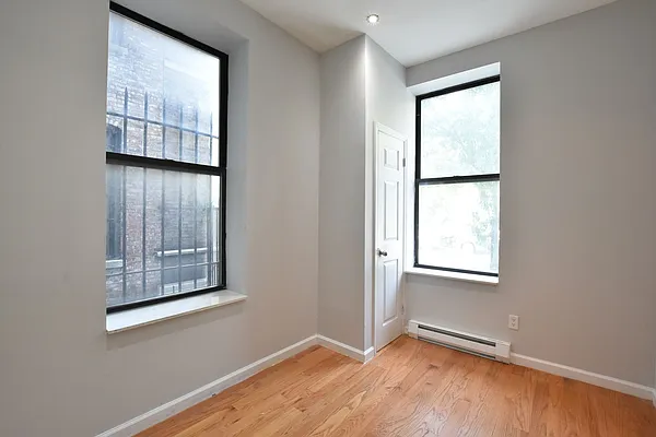 Rented by Clove Realty LLC | media 38