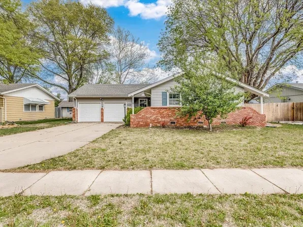 2104 W Columbine Ln, Wichita, KS 67204
