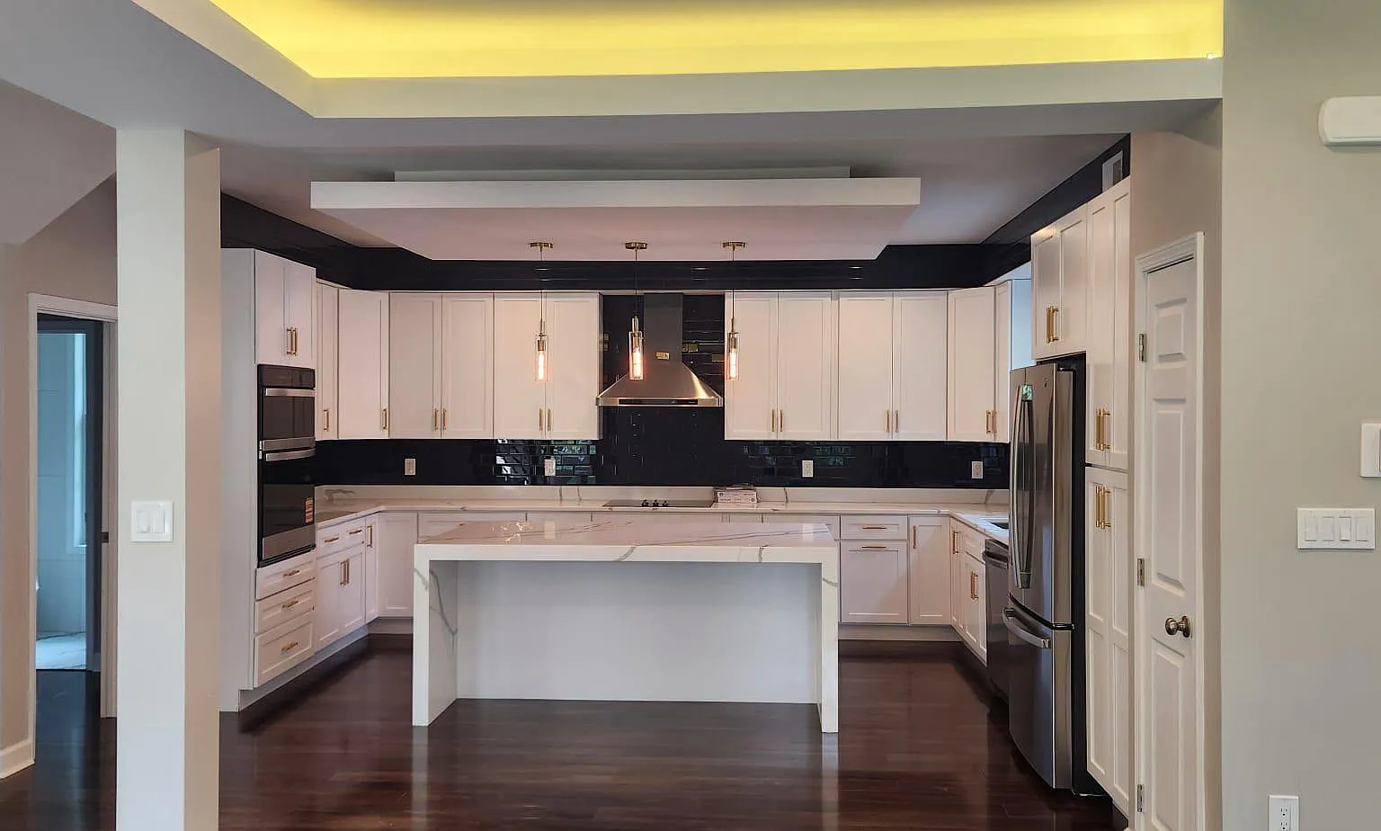 3 bed, 2.5 bath, 1130 sqft, $4,600 — Photo 4
