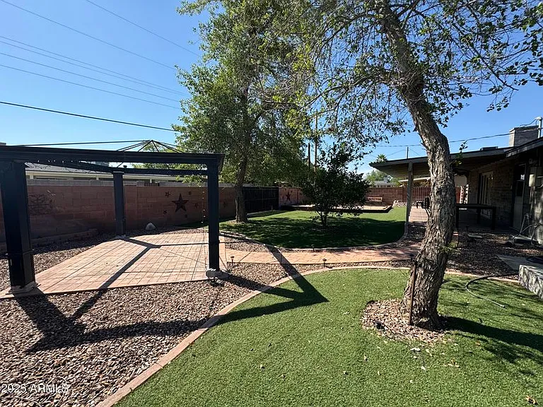 2520 S Terrace Rd — Photo 16