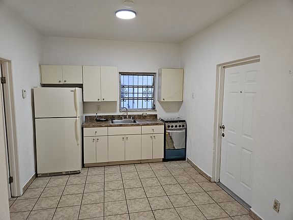 4th image of 342 NE 26th Ter #1B