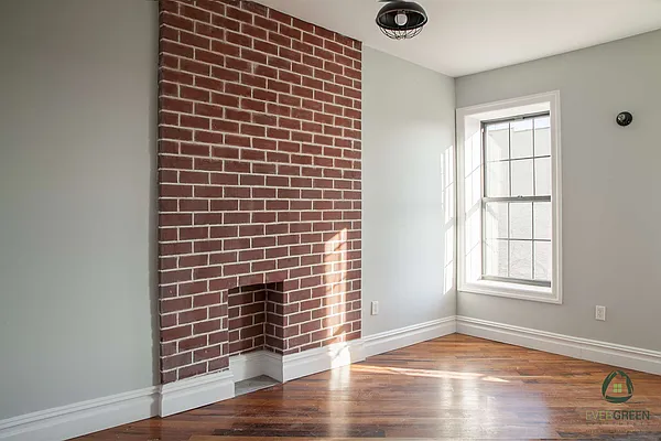 Rented by Evergreen Apartments BK | media 4