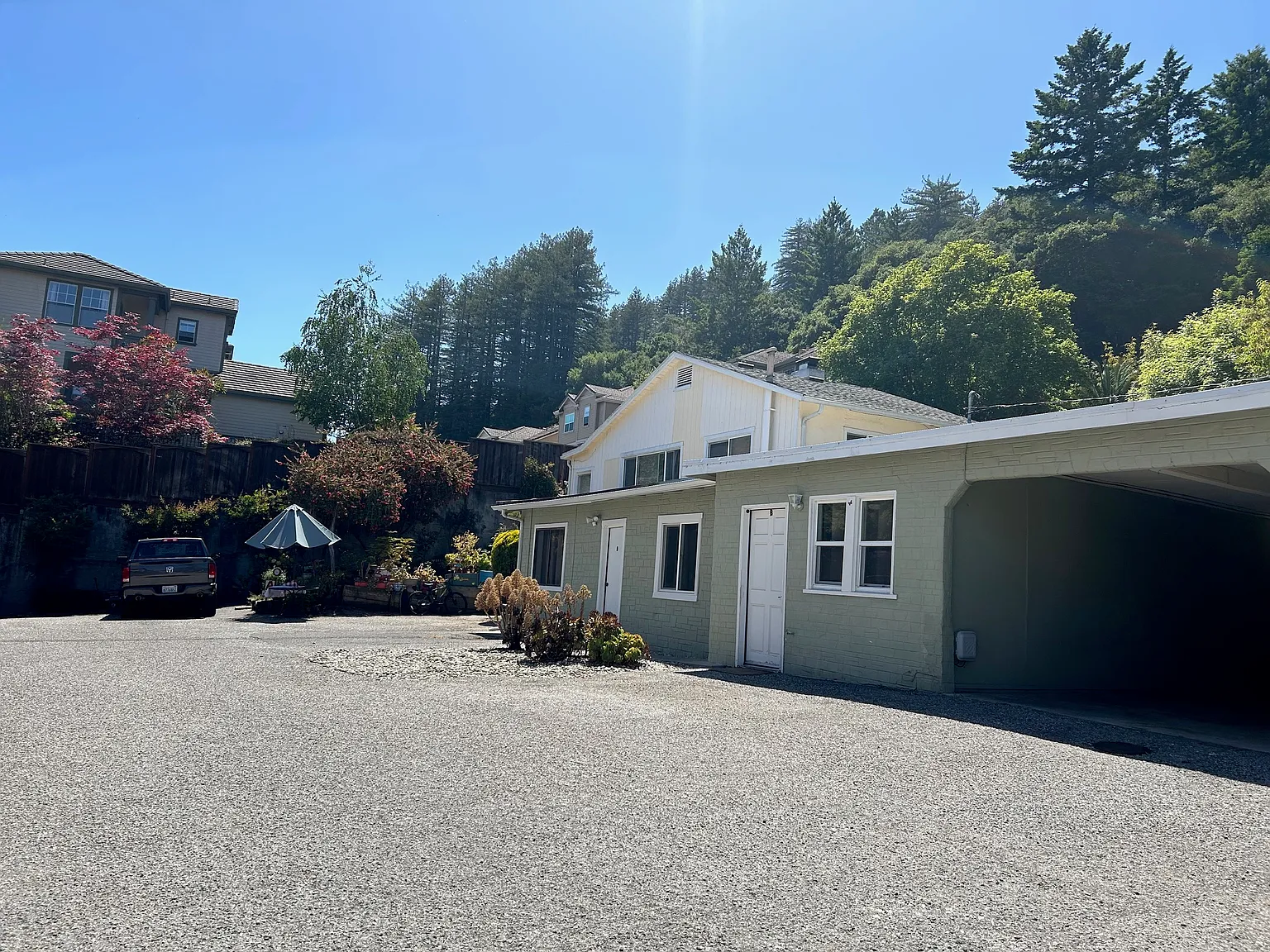 3 bed, $3,800 — Photo 1