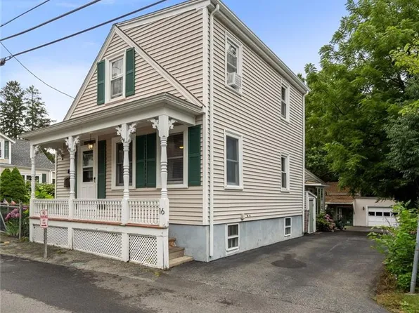 16 Pearse Ave, Bristol, RI 02809