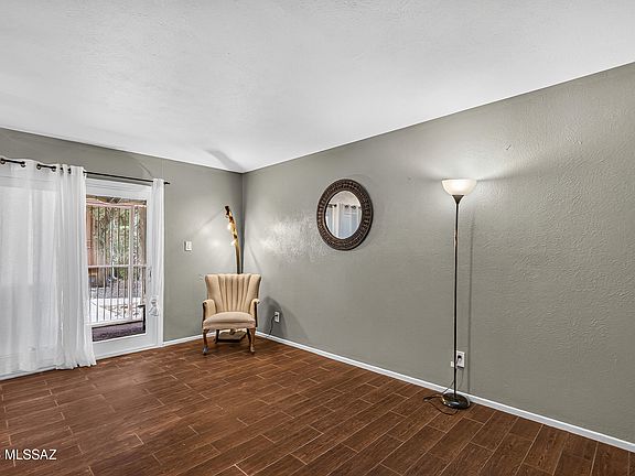 5th image of 1600 N Wilmot Rd Unit 131