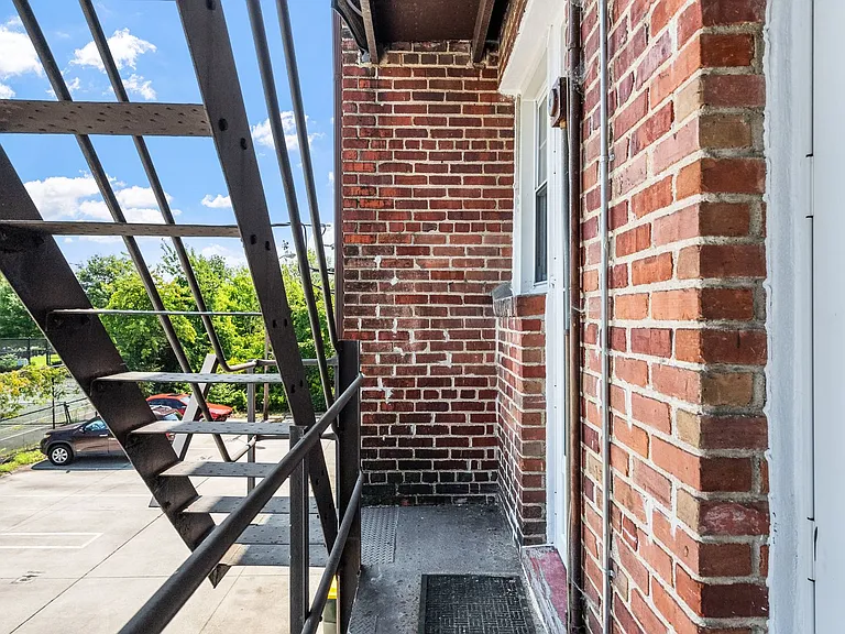 742 Washington Park #B4 — Photo 31