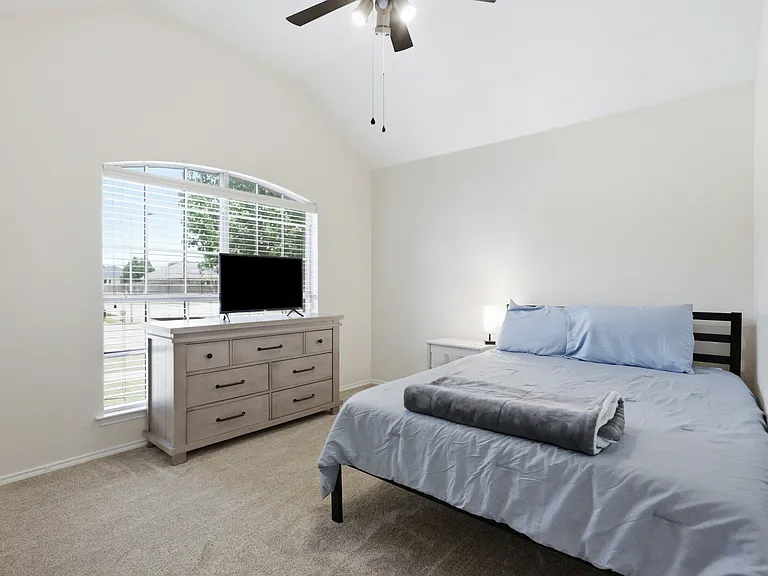 1002 Zachary Dr — Photo 11