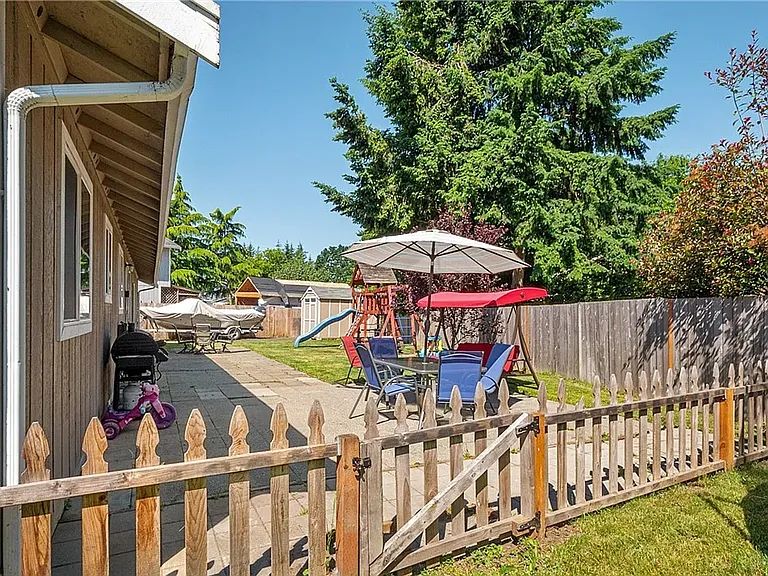 1141 Pinedrop Loop SE — Photo 4