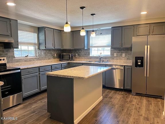 2nd image of 508 Thomas Ln