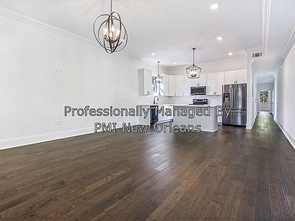 3rd image of 2623 Banks St