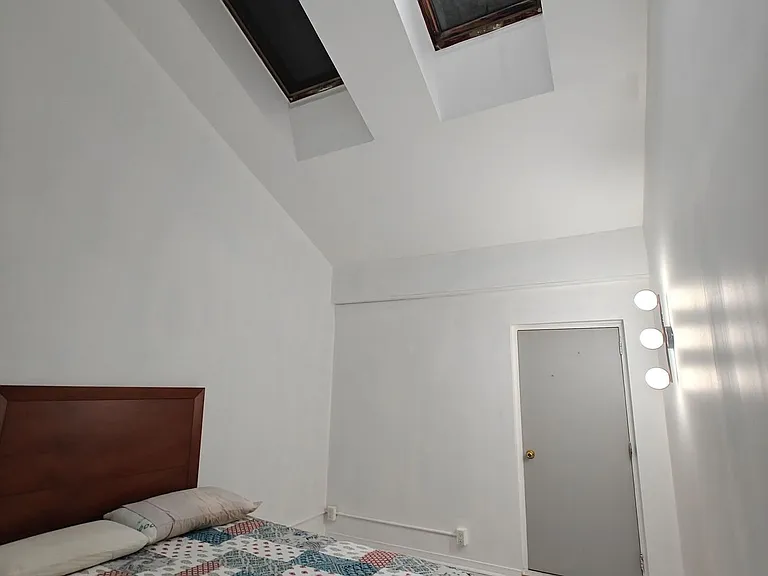 492 Kerr St #9 — Photo 6