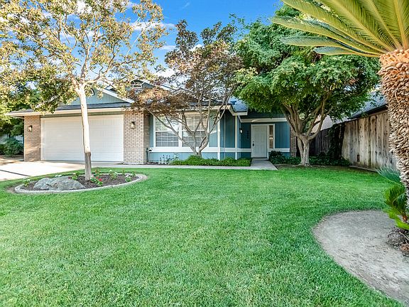 2nd image of 5833 W Paradise Avenue