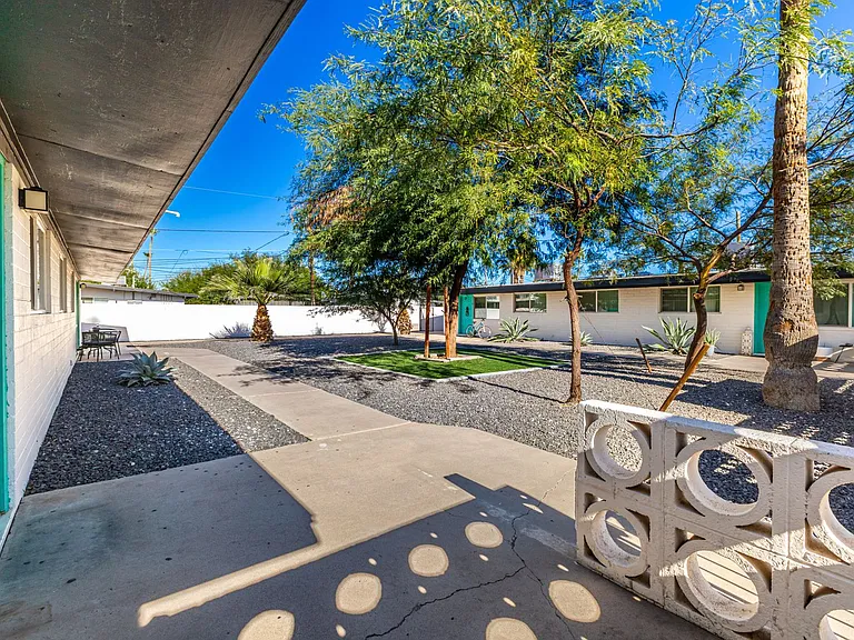 6708 E. Cheery Lynn Rd. — Photo 18