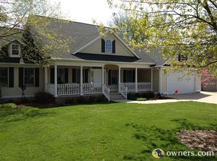 1504 Arlington Chase, Sherman, IL 62684