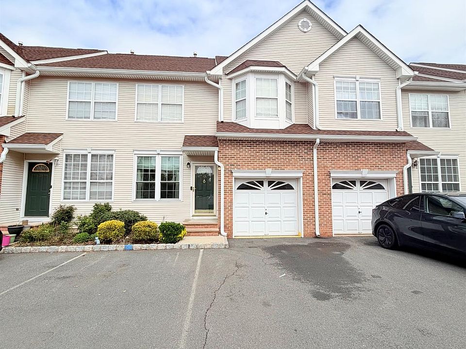 1st image of 19 Gallop Ln